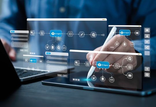 KI-Agenten sind architektonisch komplexer als das Ergebnis eines einzigen generativen KI-Modells.(Bild:   Deemerwha studio/Shutterstock)