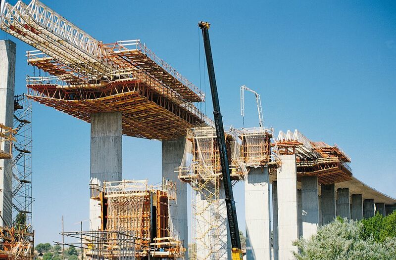 Ulma Construction ist spezialisiert auf Baugerüste und Betonschalungen. (Ulma)