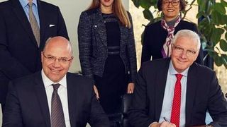 Acting Executive Vice President of Sasol, Marius Brand, (left) and CEO and President of Topsoe, Bjerne S. Clausen, signed the partner agreement. (Haldor Topsoe)