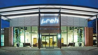 Eingang am Preh-Stammsitz in Bad Neustadt an der Saale (Bayern). (Bild: Preh)