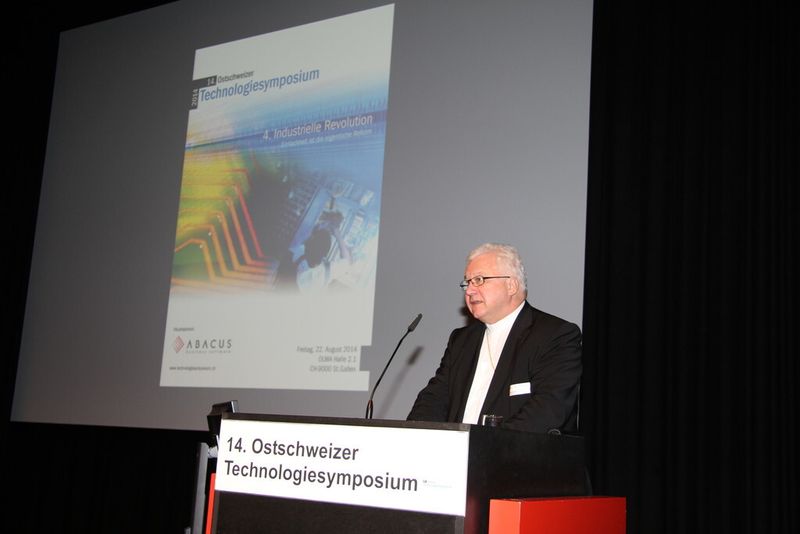 Bischof Markus Büchel wies darauf hin, dass bei jeder technologischen Entwicklung der Mensch nicht vergessen werden darf. (Bild: Urs Heiz)