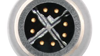 Steckgesicht des neuen 8-poligen, X-codierten M12x1 Rundsteckverbinders mit einer Datenübertragungsrate nach Cat6A.  (Bild: Escha)