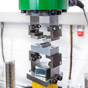 Experimentelle Schwingfestigkeitsanalyse zur lokalen Schwingfestigkeitsbewertung von Stahl-Aluminium- Schweißnähten mithilfe digitaler Bildkorrelation.(Bild:  Fraunhofer LBF)