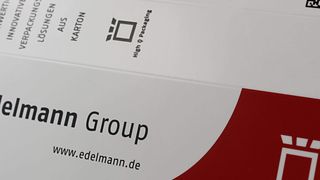 Edelmann eröffnet Kunden neue Optionen durch die  Late-Stage-Customization: Grafik-Designs können noch im letzten Produktionsschritt bedruckt werden. (Bild: Edelmann)