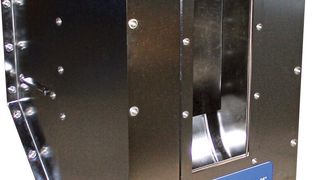 Das neue „Ecc Flow Slide“ ist in der Ausführung in poliertem Edelstahl ideal für Schüttgut-Anwendungen der Lebensmittelindustrie geeignet. (Bild: Hänse Wägetechnik)