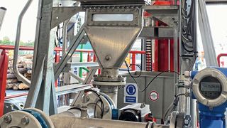 Die  Reust-Hochfrequenzreinigung funktioniert mittels Sonofragmentation, bei der instabile Partikel abgesprengt werden.  (Bild: Eggersmann Anlagenbau)