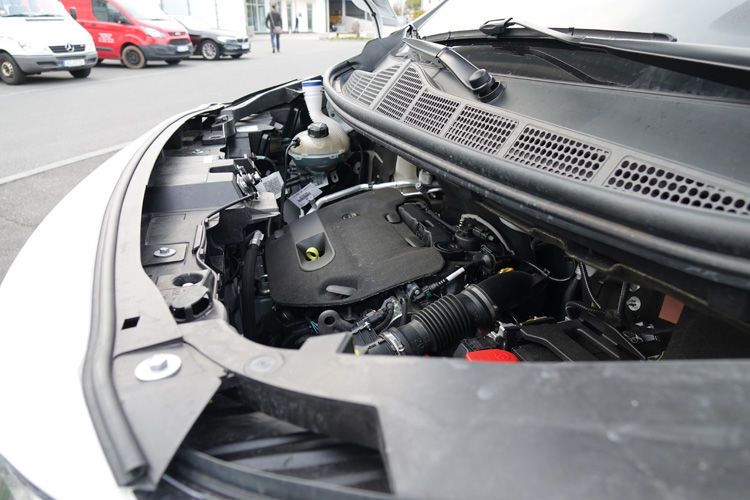 Unter der Haube arbeitete in unserem Testfahrzeug der Zwei-Liter-Diesel mit 110 kW/150 PS in Kombination mit einem manuellen Sechs-Gang-Getriebe. (Schreiner/»kfz-betrieb«)