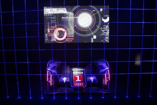Audi R18 e-tron quattro Le Mans Matrix Beam LED Laser Scheinwerfer (Bild: Audi)