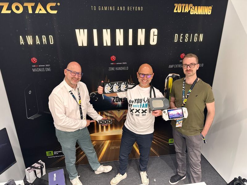 Das ZOTAC Winning Team (v. l.) Horst Günther, Maciej Wieczorek und Serkan Karacer. (Bild: Vogel IT-Medien)