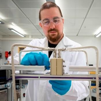 Kim Kristiansen has just received his doctorate from the Norwegian University of Science and Technology on a technology that can put to work some of the waste heat that today is simply wasted. (Source:  Aleksander Stokke Båtnes, NTNU)