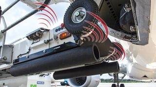 Der Anti-Kollisions-Assistent (ACA) schützt vor Schäden, die durch das Berühren des Flugzeugs mit dem Förderband entstehen können. (Wisag)