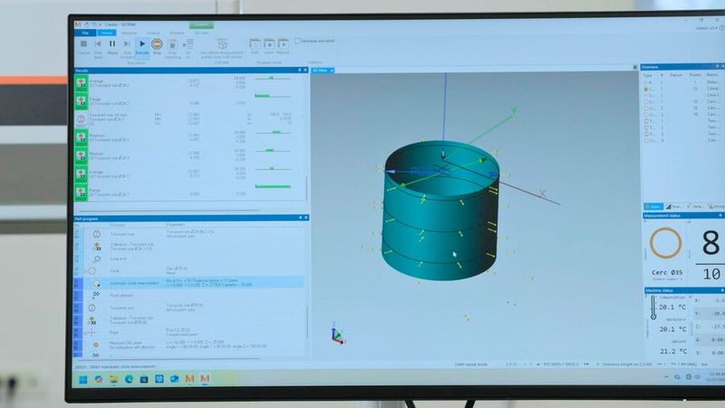 The dimension inspection process for the workpiece reference. The measurement software interface is displayed on the system monitor, which includes a 3D model of the measured surface of the part and the parameters of the inspection program. (Source: Mitutoyo Europe)