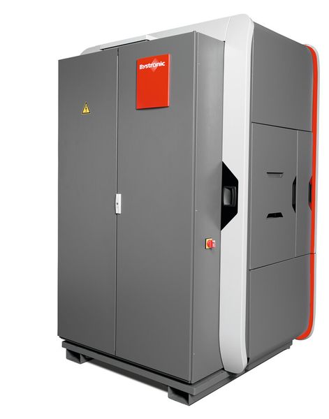 Impressionen von der Abkantmaschine Xpert 40. (Bild: Bystronic)