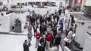 Zur Hausausstellung von Hermle kamen im vergangenen Jahr rund 2600 Besucher ins  Technologie- und Schulungszentrum. (Bild: Hermle)