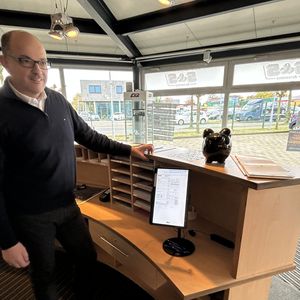 Papierloser Service: Auftrag und Datenschutzerklärung werden direkt am Tablet digital unterzeichnet(Bild:  attRiBut)