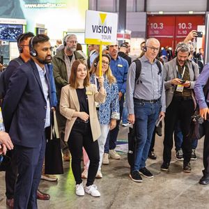 Technologie-Messe-Herbst in Stuttgart verspricht internationale Synergien: Die Vision 2026, Weltleitmesse für Bildverarbeitung, wird vom 6. bis 10. Oktober parallel zur Motek und EFX stattfinden.(Bild:  Uli Regenscheit / Messe Stuttgart)