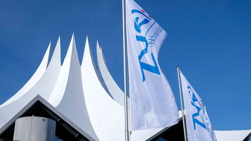 Laut ZVEI haben im November Unternehmen aus der Elektro- und Digitalindustrie 14,4 Prozent mehr Umsatz als ein Jahr zuvor erwirtschaftet.(Bild:  ZVEI/Mark Bollhorst)