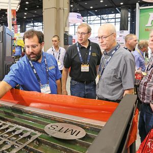 Interessenten aus der US-Fertigungsindustrie kommen alle zwei Jahre bei der größten Branchenmesse IMTS in Chicago zusammen.