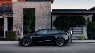Das Tesla Model Y braucht mehr als 30 Minuten um warm zu werden. (Bild: Tesla)