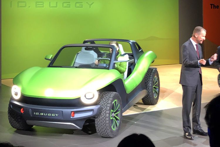Volkswagen-Chef Herbert Diess präsentierte höchstpersönlich den neuen VW I.D. Buggy. (Seyerlein/»kfz-betrieb«)