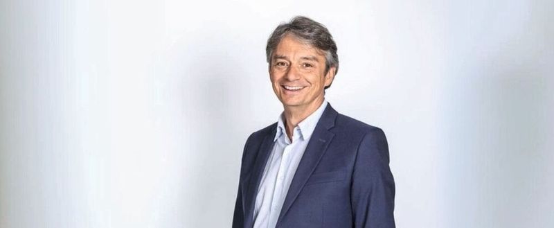 Pascal Daloz, CEO von Dassault Systèmes: „Wir werden die industrielle KI-Transformation anführen. Das ist kein kurzfristiges Ziel, sondern ein langfristiges Bekenntnis dazu, die Innovations-, Betriebs- und Wettbewerbsprozesse in der Industrie neu zu definieren.“(Bild:  Dassault Systèmes)