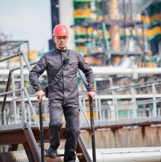 Wo PSA vorgeschrieben ist, muss sie getragen werden.(Bild:  Mewa)