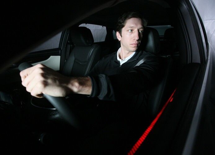 Ein LED-Lichtband kann die Aufmerksamkeit des Fahrers gezielt auf eine gefährliche Situation lenken. (Foto: Continental)