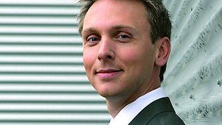 Dr. Marc Schweizer, Vorstandsvorsitzender der Schweizer Electronic AG, löst turnusmäßig Dr. Wolfgang Bochtler, Geschäftsführer der Freudenberg Mektec Europa GmbH, als Vorsitzender des VdL ab (Archiv: Vogel Business Media)