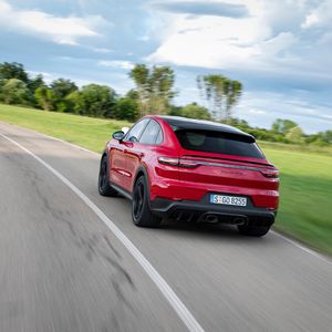 Damit bekommt das neue GTS-Modell 20 PS mehr und leistet nun 338 kW/460 PS.(Bild:  Porsche)