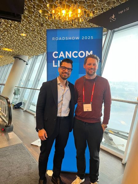 Sinan Tankaz (Cancom) im Gespräch mit Alex Siegert (IT-BUSINESS). (Bild: Vogel IT-Medien)