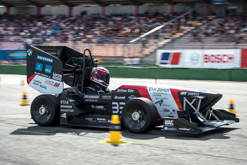 Im Wettbewerb mit Elektromotoren (FSE) messen sich 40 Teams, die u.a. aus China, Kanada und Australien anreisen.  (FSG / Schulz)