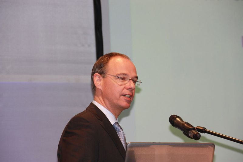 „Es wird vermehrt zu Situationen kommen, in denen die erneuerbaren Energien allein die gesamte Netzleistung liefern können“, erwartet Prof. Axel Mertens, Leibniz-Universität Hannover.  (Bild: Itasse)