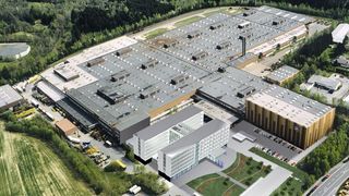 Das neue Bürogebäude der ZF Friedrichshafen am Standort Passau hat eine Fassade von Fill Metallbau erhalten.  (Bild: Fill Metallbau)