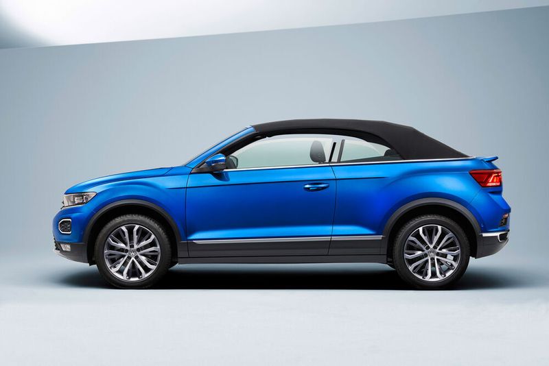 Dass das T-Roc Cabrio rund fünf Zentimeter niedriger ist als das geschlossene SUV, ist seiner Eleganz sicher zuträglich. (VW)
