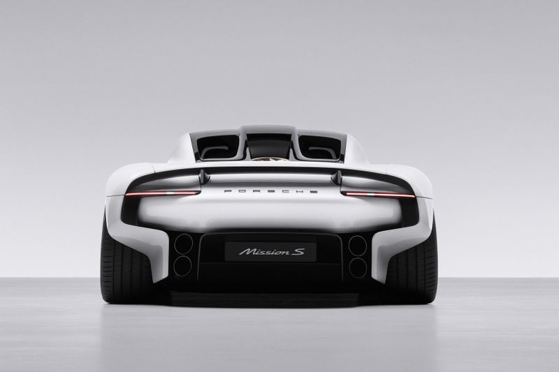 Am Heck gibt es aktive Aerodynamikelemente. (Bild: Porsche)
