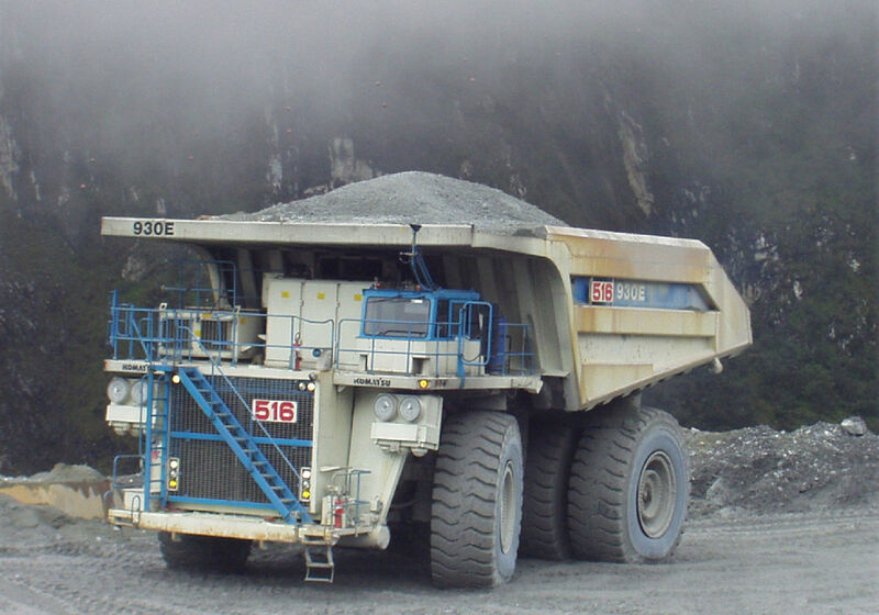 Fig. 2: A typicall heavy-load truck in a mine. (Picture: Thyssenkrupp Fördertechnik/Papajewski)