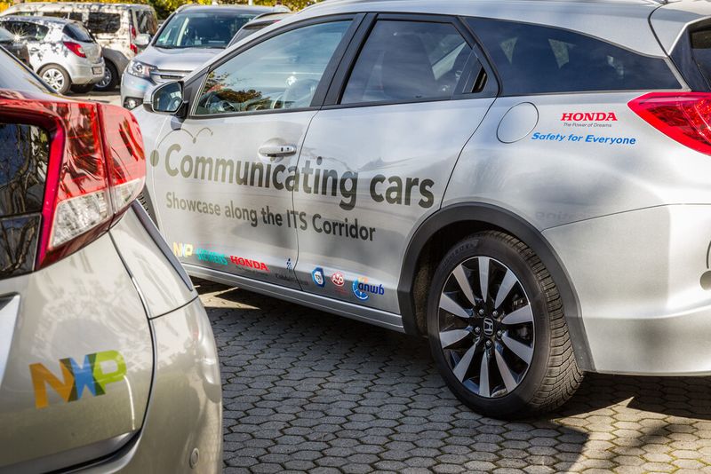 Communicating Cars: In München sind die Autos rund um das electronica-Messegelänge unterwegs (Kalle Singer)