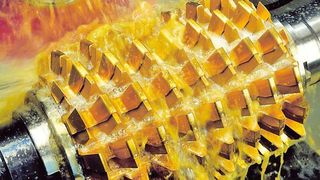 Das Prinzip der 4-Öl-Familie beruht auf einem Basisöl und einem Additivpaket. (Archiv: Vogel Business Media)