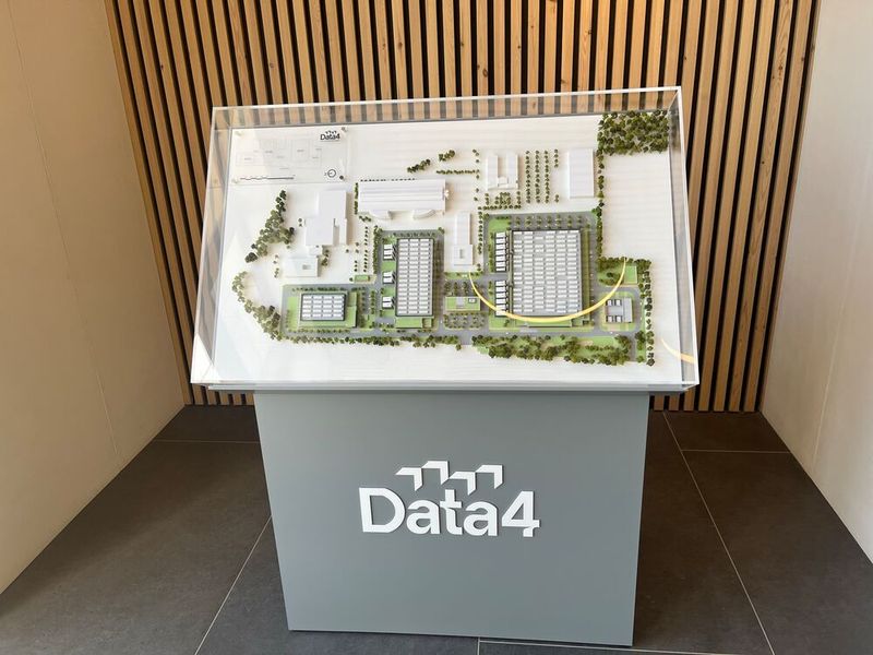 Der Lageplan des Data4-Campus im Eingangsbereich des Bürogebäudes. (Bild: Paula Breukel)