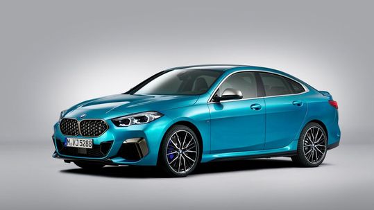 Das neue BMW 2er Gran Coupé, hier die Modellvariante M 235i xDrive mit der Lackierung Snapper Rocks Blue Metallic. Das neue BMW 2er Gran Coupé, hier die Modellvariante M 235i xDrive mit der Lackierung Snapper Rocks Blue Metallic.