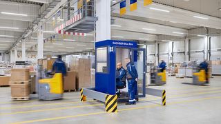 Die Dachser Blue Box ist das Ergebnis der Zusammenarbeit des Logistikdienstleisters mit Officebricks. (Bild: Dachser)