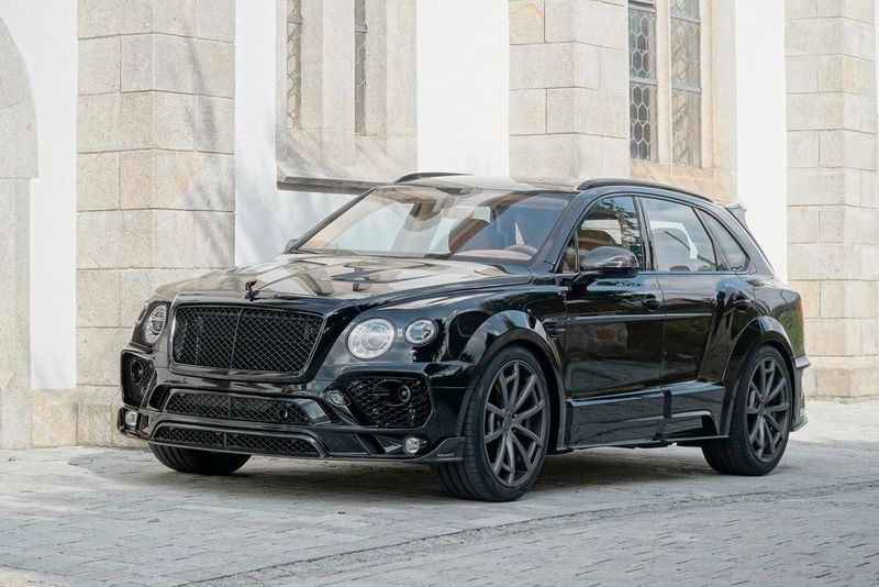 Bei Bedarf geht es auch ganz in Schwarz. (Mansory)