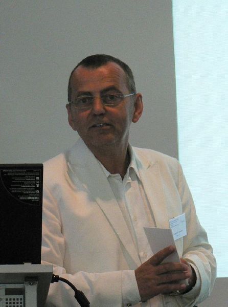 „Je besser er in der Hand liegt, um so länger kann man“, so das Thema des Referats von Jürgen R. Schmid, Geschäftsführung Design Tec in Ammerbuch   (Archiv: Vogel Business Media)