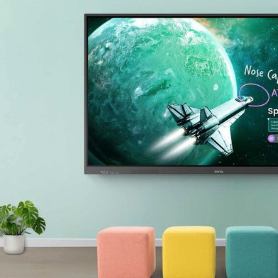 In den interaktiven Displays der RE05E-Serie von Benq sitzt ein ARM-SoC mit acht Kernen und zusätzlicher 6-TOPS-NPU. Sie bieten KI-Funktionen beispielsweise für den Unterricht.   (Bild: Benq)
