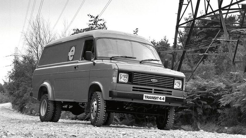 Den Transit mit Allradantrieb (4x4) präsentierte man Ende 1982 auch in Deutschland. Entwickelt wurde dieser vom deutschen Ford-Händler in Stuttgart, der später die 4x4-Versionen auch für ausländische Märkte anbot.   (Bild: Ford)