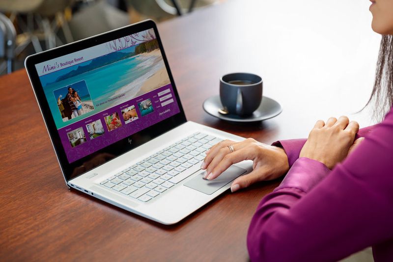 Wer keine Tablet-Funktion benötigt, der bekommt mit dem HP Envy 13 ein leichtes Notebook mit aktuellen Core-Prozessoren der siebten Generation, das sogar mit einem 13,3-Zoll-QHD+-Display zu bekommen ist. (HP)