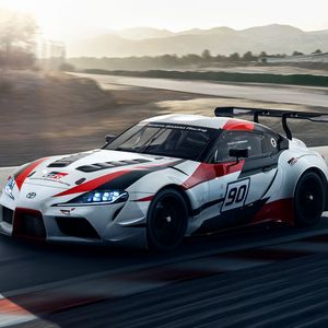 Mit dem Supra Racing Concept haben die Japaner bereits Ausblick auf den für Mai 2019 angekündigten Serien-Supra.(Bild:  Toyota)