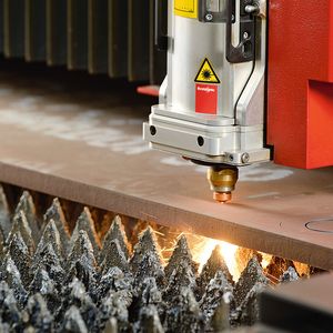 Die hochfesten Stähle und Verschleißbleche von SSAB erfüllen alle Anforderungen des Laserschneidens von Hardox-500-Stahlblechen.