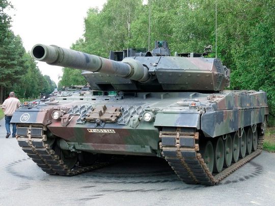 Droht MGCS-Pleite? Der Leopard 2 ist in die Jahre gekommen (Bild). Auch der französische Kampfpanzer Leclerc hat bald ausgedient. Deshalb arbeiten Rheinmetall, KNDS und Thales an einem deutsch-französischen Nachfolger. Leider sieht es auch mit diesem Projekt nicht so gut aus ...(Bild:  Bundeswehr)