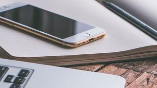 Mobile elektronische Geräte zum Bereitstellen von Informationen sind auch aus dem beruflichen Alltag nicht mehr wegzudenken. (Bild: gemeinfrei)